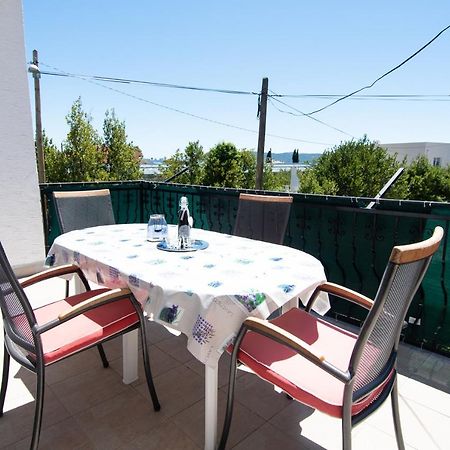 Apartmani Ivana 2 Каштела Экстерьер фото