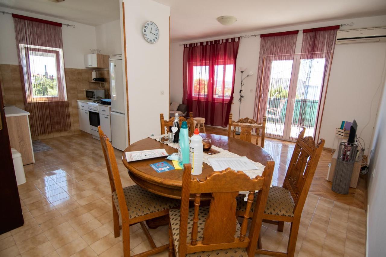 Apartmani Ivana 2 Каштела Экстерьер фото