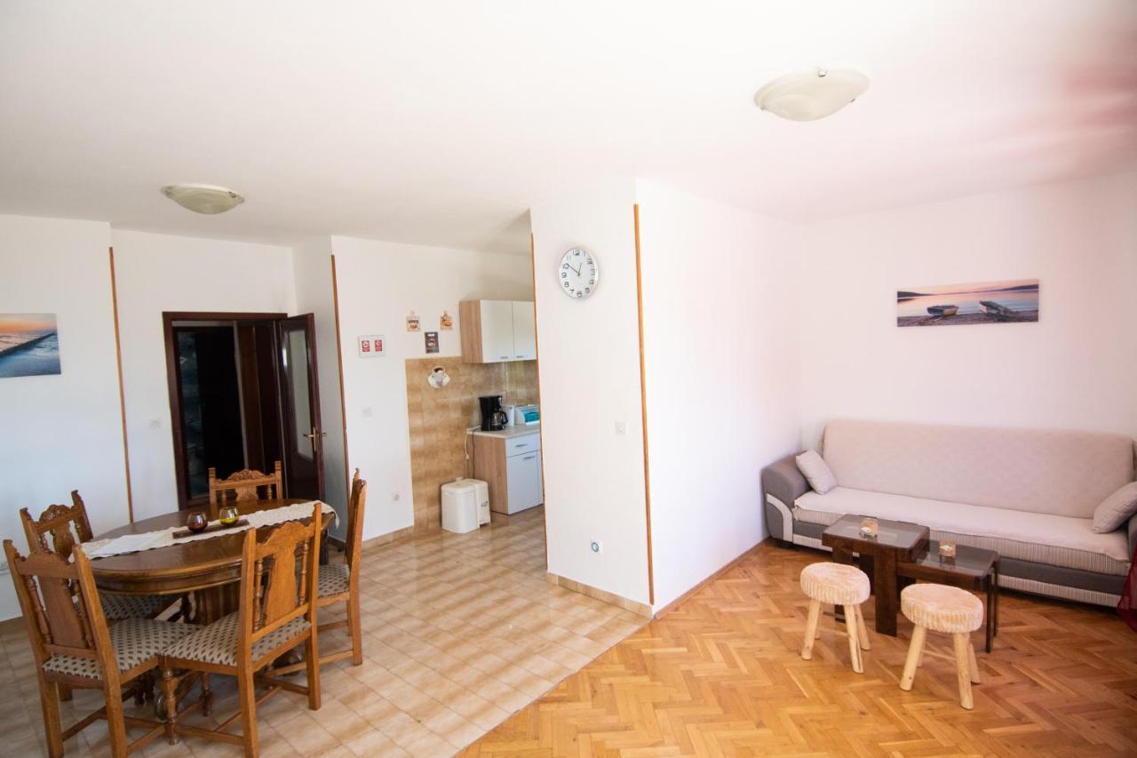 Apartmani Ivana 2 Каштела Экстерьер фото