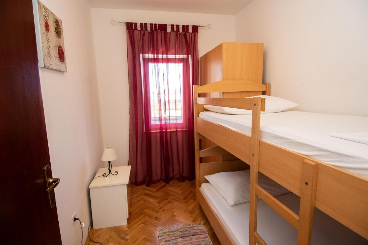 Apartmani Ivana 2 Каштела Экстерьер фото