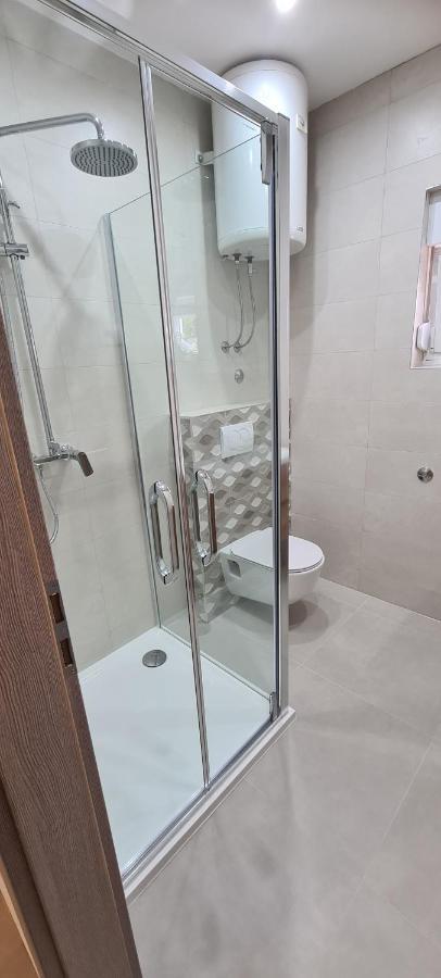 Apartmani Ivana 2 Каштела Экстерьер фото